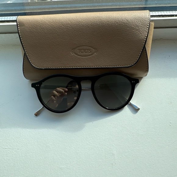 Tod's Black and Silver Round Sunglasses - Picture 1 of 8